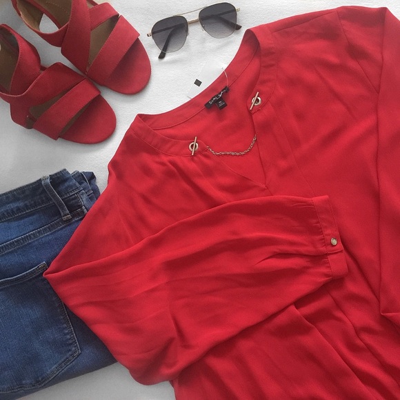 ☎️ Red Blouse - Picture 2 of 2